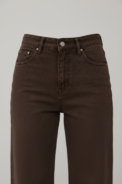 Dark Brown – Detail